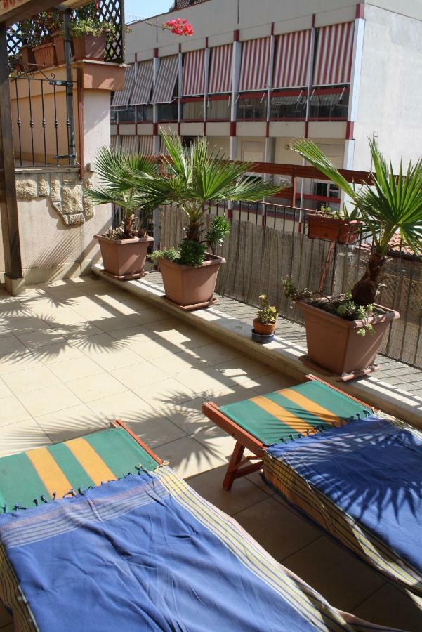 Casa-B&B Bouganville Attico 85 Mq Barletta Dış mekan fotoğraf